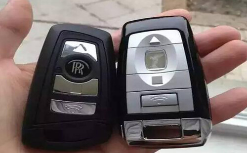 无钥匙无损汽车开锁多少钱? 配汽车遥控多少钱?